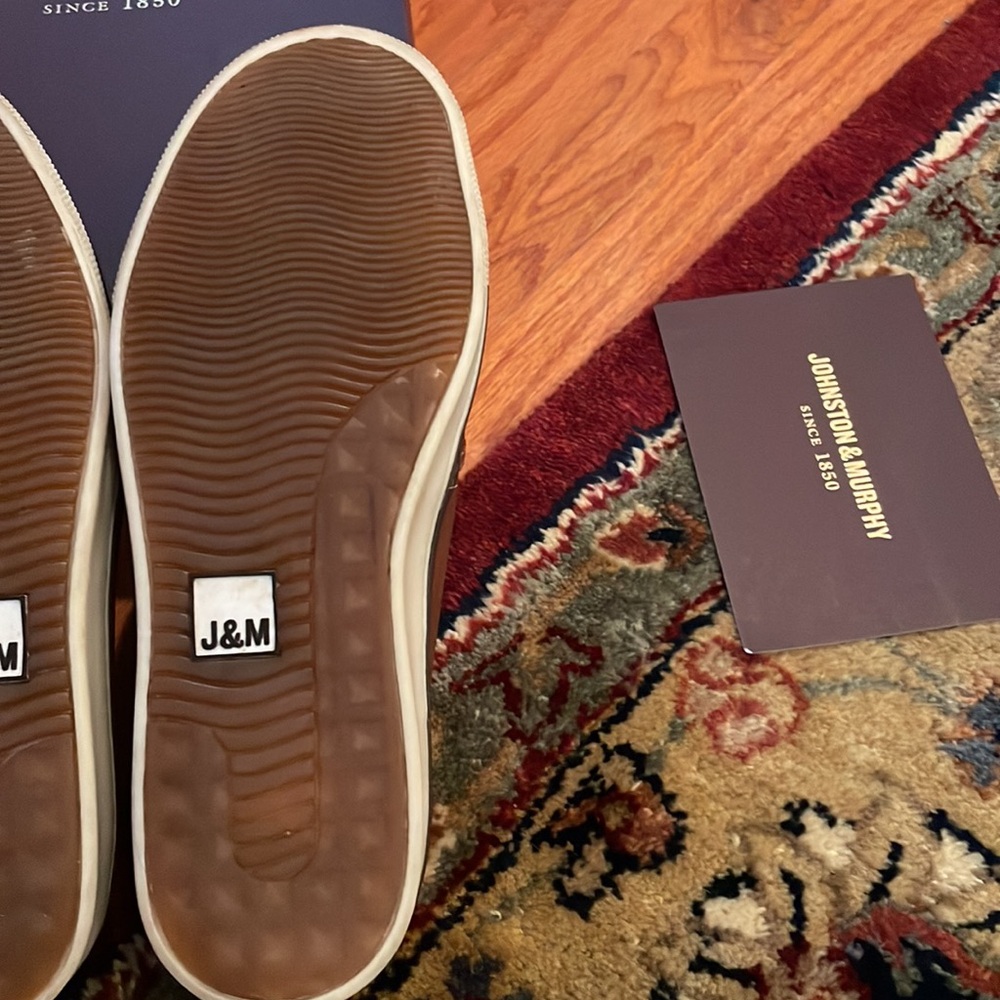 ****Practically brand new*****Johnston and Murphy men’s shoes. Worn once - Picture 4 of 6
